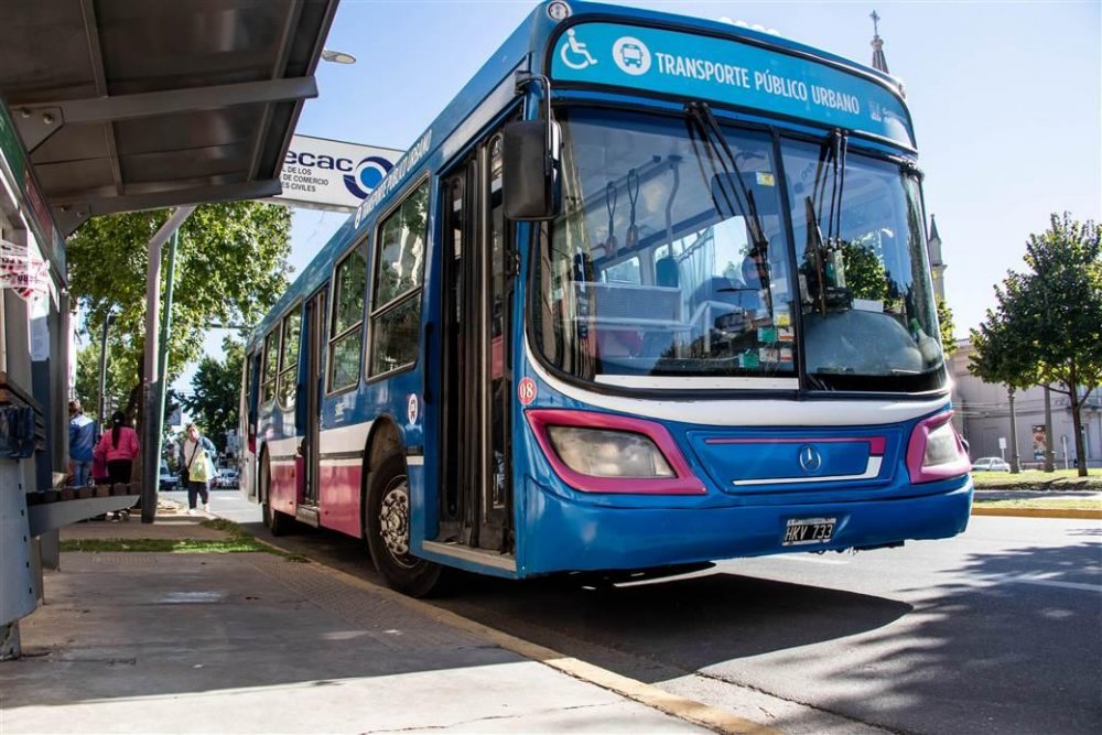 -El transporte público no puede sostenerse con el boleto-
