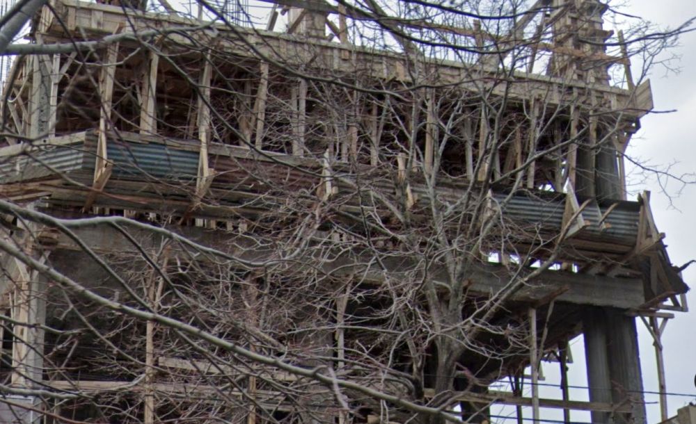 Construcciones paradas: La empresa que pasó del auge al abandono