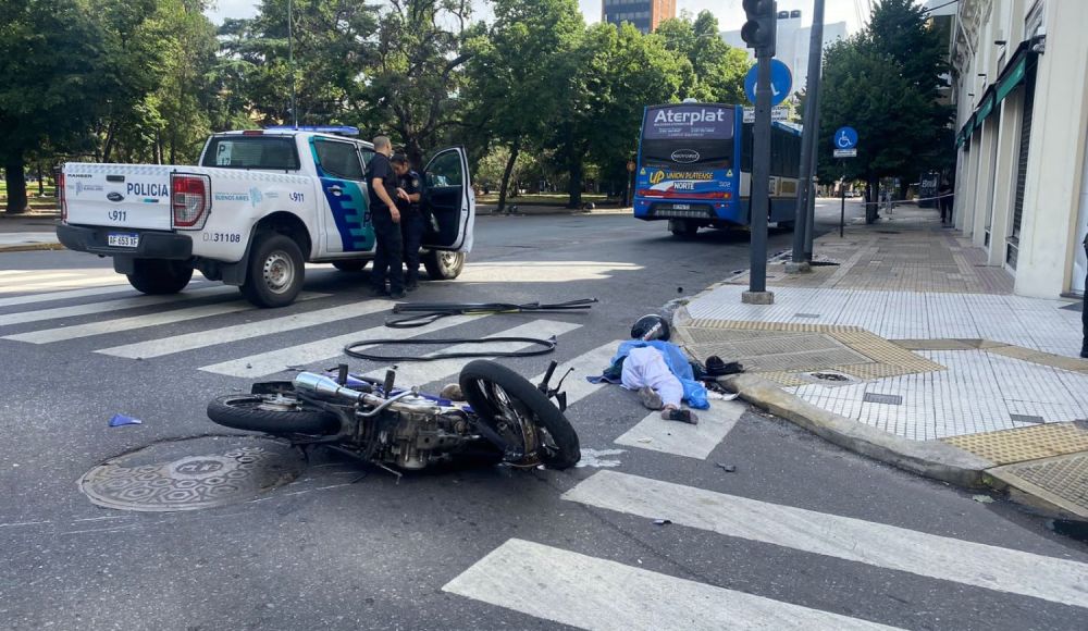 A pesar de los esfuerzos médicos para salvar al joven, este habría fallecido casi en el acto