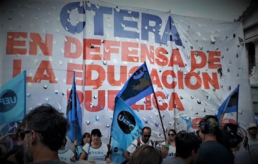 Advertencia docente hacia el inicio de clases