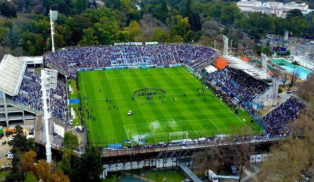 Estaba prófugo y fue detenido por ir a ver a Gimnasia