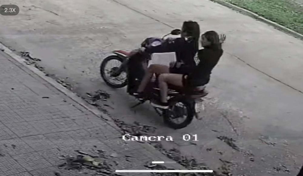 Motochorras atacaron a una mujer en La Plata