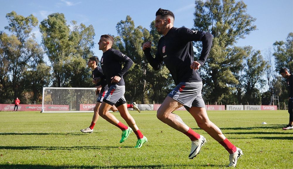 Domínguez perfila el mejor equipo para recibir a Riestra