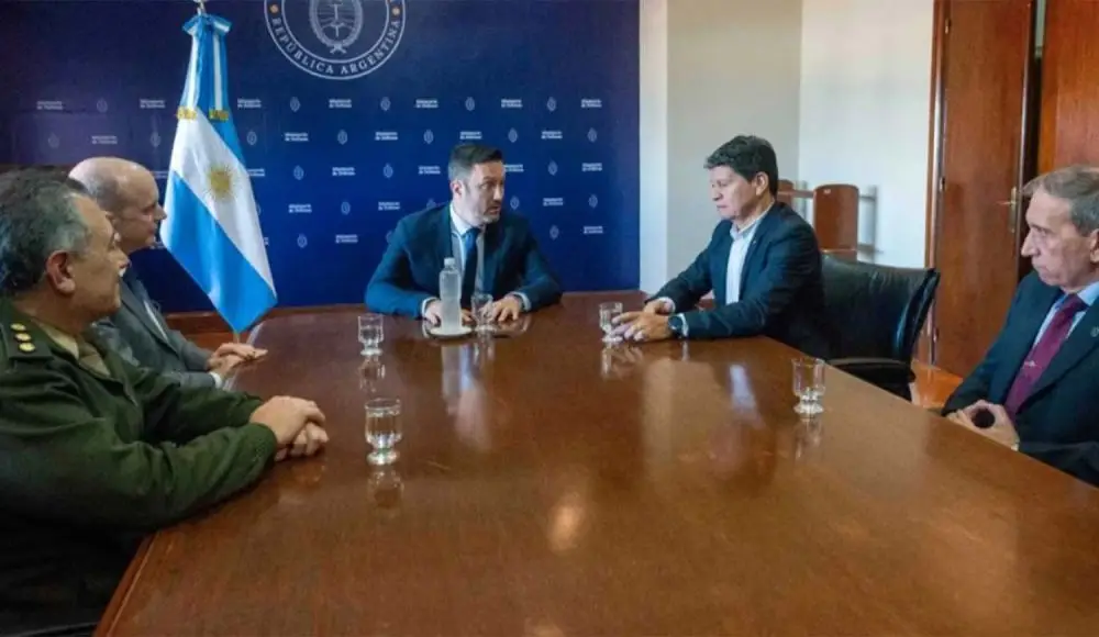 Petri firmó con CAME un convenio para el personal militar que deba dejar las FFAA