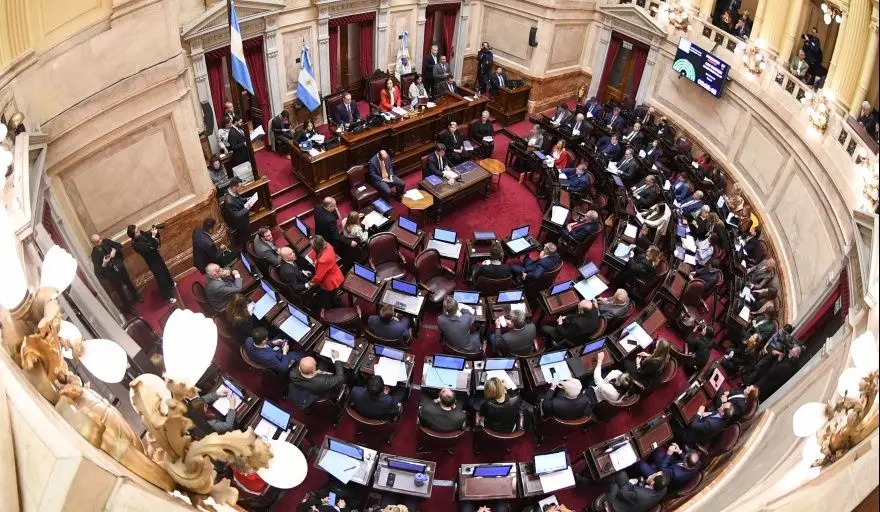 El Senado vota la Ley Bases: a qué hora, por donde ver la sesión y todo lo que tenés que saber