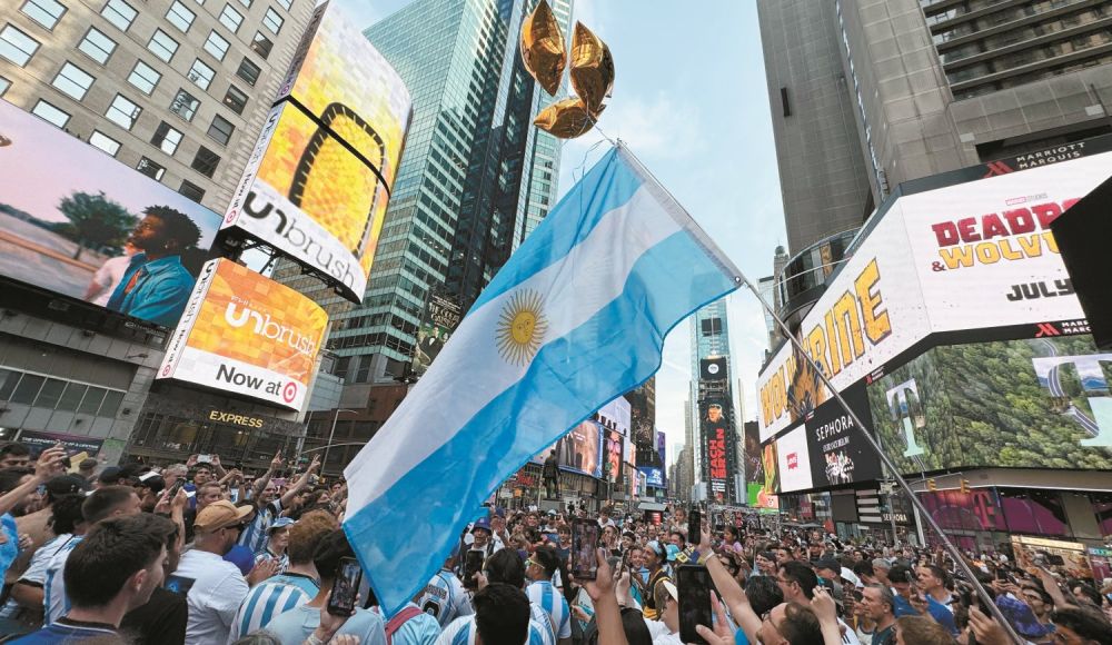 Con el aliento albiceleste en Nueva York, la Selección busca el pase a la final
