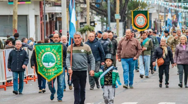Berazategui celebra el 9 de Julio con un desfile patrio