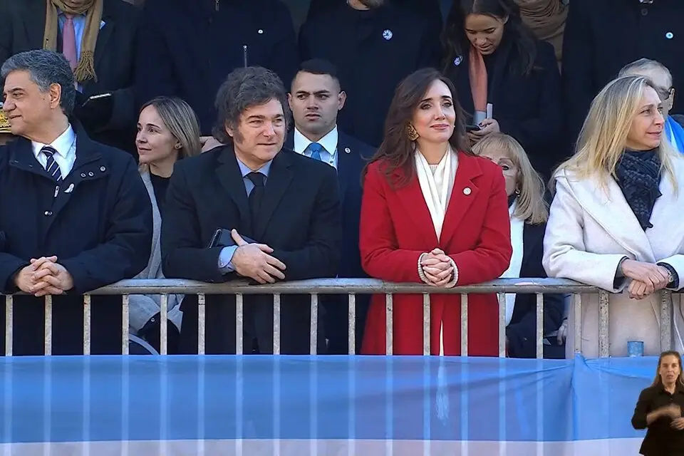 Después del Pacto de Mayo, Javier Milei encabeza un desfile militar por el 9 de Julio