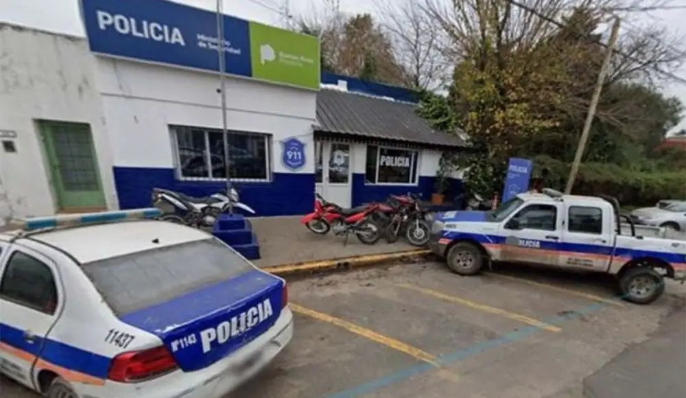 Dos policías atacaron a un joven y lo dejaron al borde de la muerte