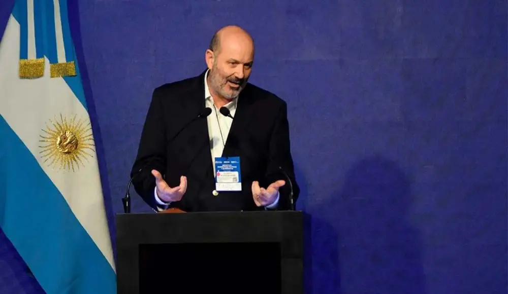 Sturzenegger garantizó la flexibilidad de despidos en la reforma laboral