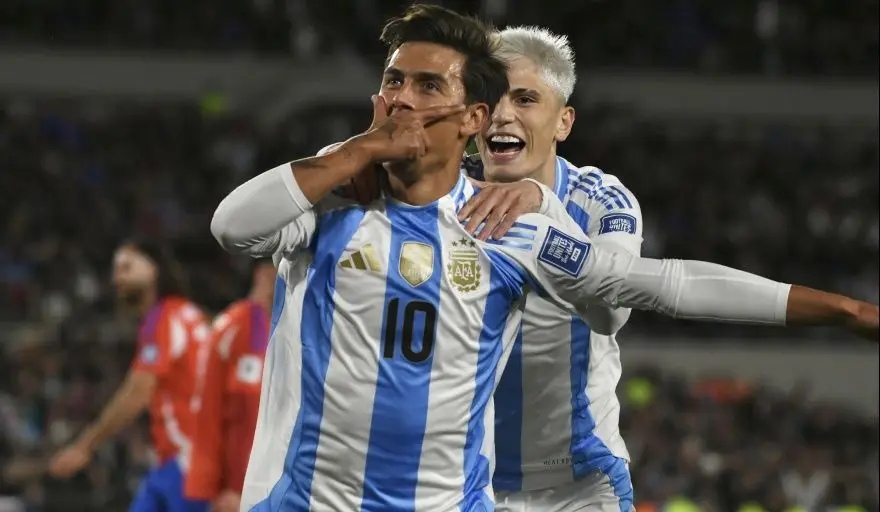 La Selección Argentina goleó a Chile sin Lionel Messi y en la despedida de Ángel Di María