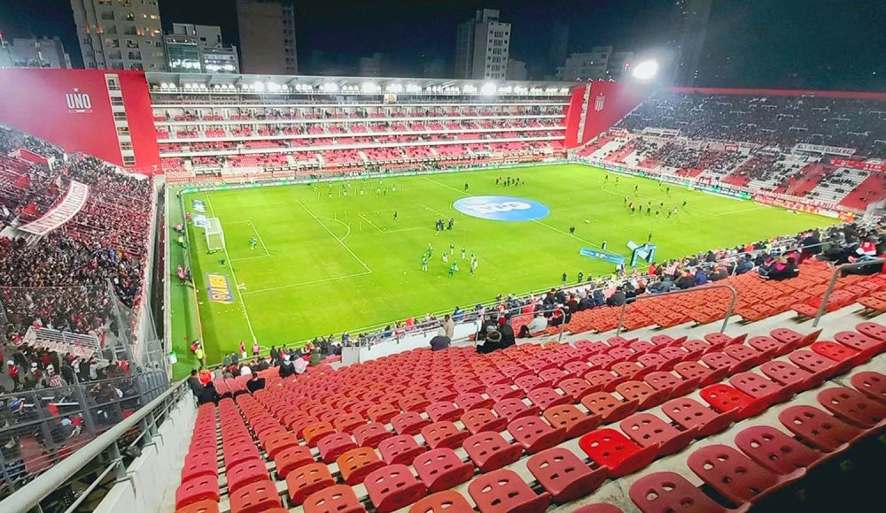 Estudiantes volverá al Estadio Único mientras se construye una tercera bandeja en la tribuna de 55