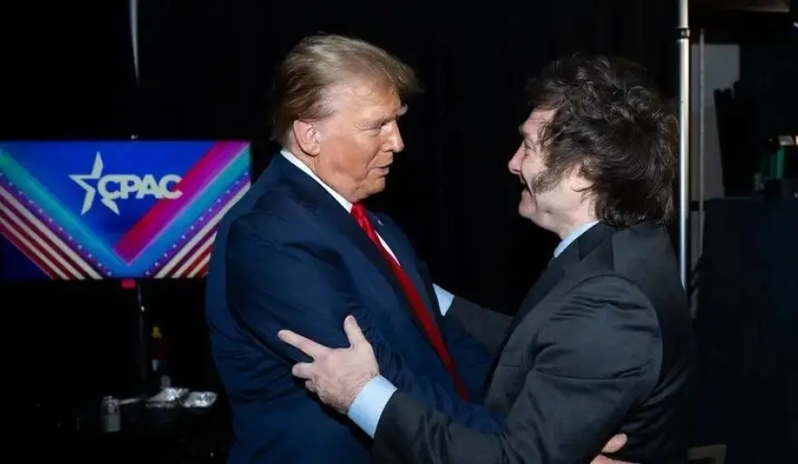 Milei viajó a Estados Unidos para tener un encuentro con el presidente electo Trump