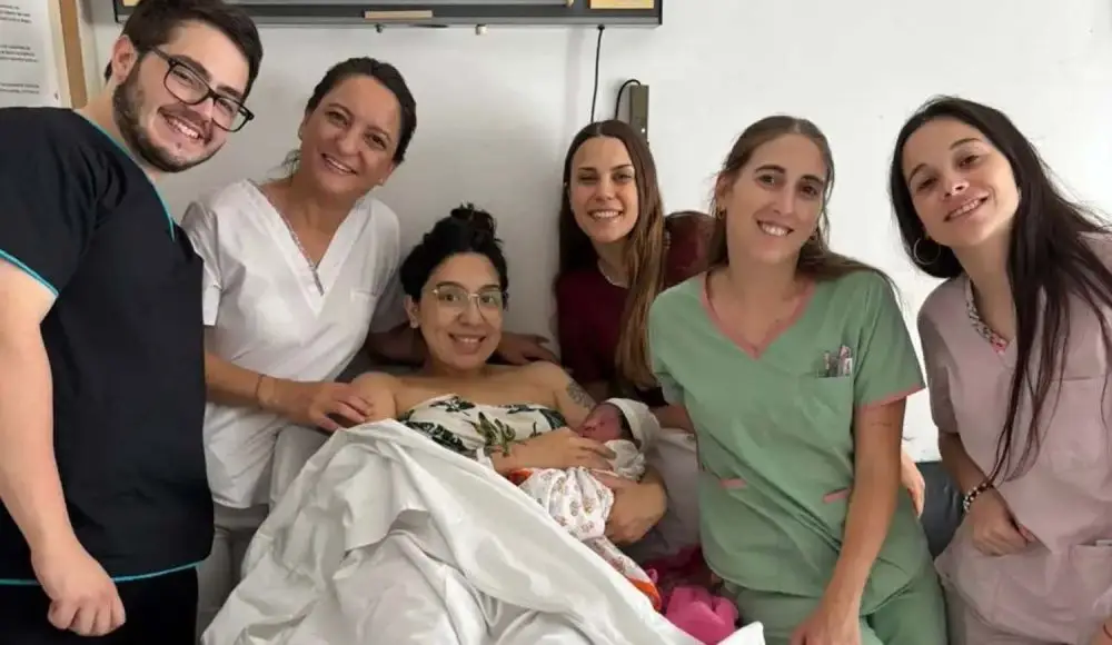 Julia, la primera beba que nació en 2025 en La Plata