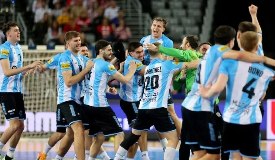 Argentina venció por un punto a Bahréin y clasificó a la siguiente ronda del Mundial de Handball