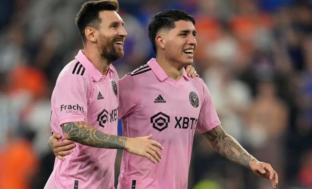 Estudiantes a la carga por Farías