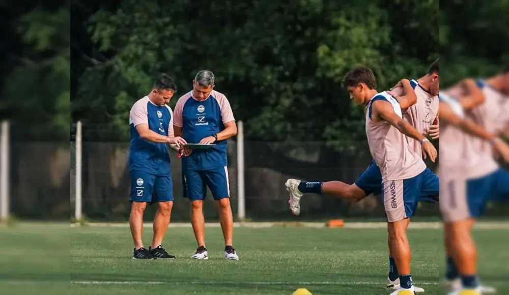 Flores define el equipo para visitar a Unión