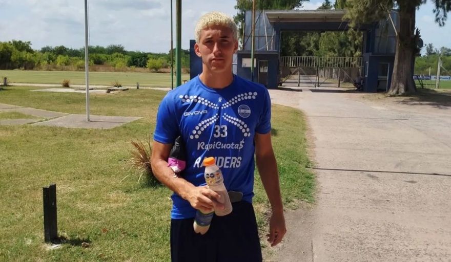 Nicolás Barros Schelotto, hijo de Guillermo, fue citado por primera vez en la Reserva de Gimnasia