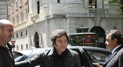 Milei llegó a Roma para iniciar su vínculo personal con León XIV y profundizar la alianza geopolítica con Meloni