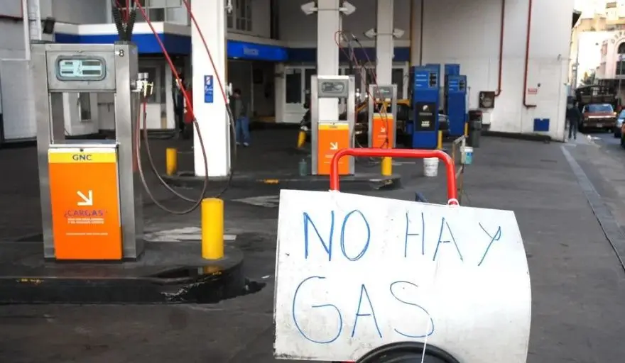Escasez de GNC: cuáles son las únicas estaciones que siguen funcionando en La Plata y alrededores