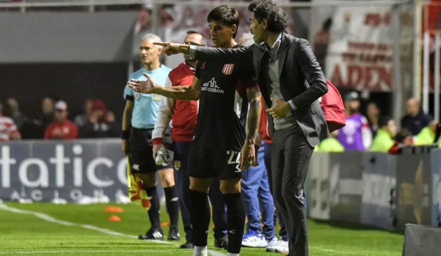 Domínguez confirmó su continuidad en Estudiantes y se comparó con Guardiola