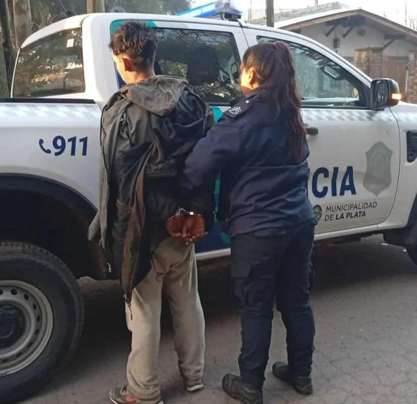 Una jubilada tuvo que ser rescatada por la policía en Villa Elisa