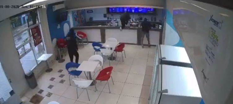 Robo armado a una heladería