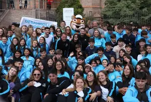 Casi veinte micros partieron desde La Plata repletos de chicos que competirán en los Juegos Bonaerenses