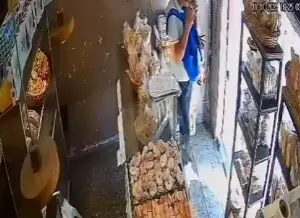 Simuló ser cliente y robó de todo en una panadería 