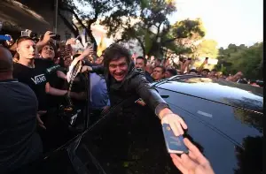 Javier Milei volverá a hacer campaña en PBA: visitará San Nicolás en busca del voto antikirchnerista