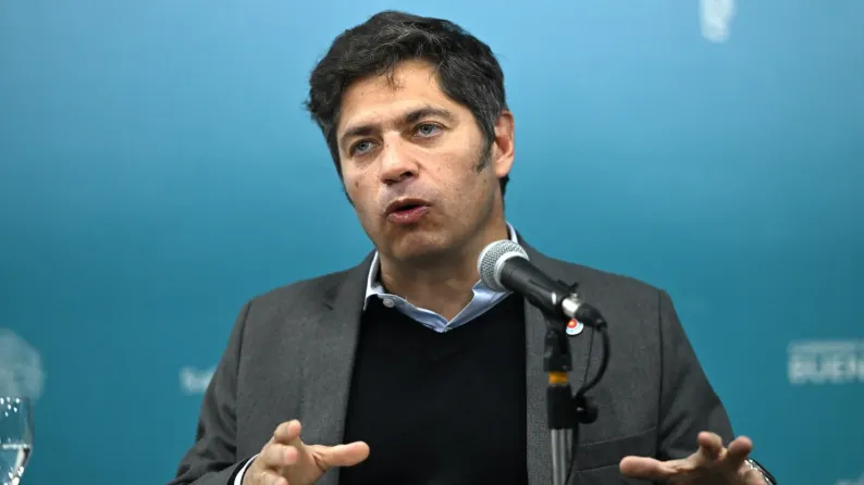 Axel Kicillof confirmó que acompañará la marcha de la CGT y pidió debatir la reforma laboral