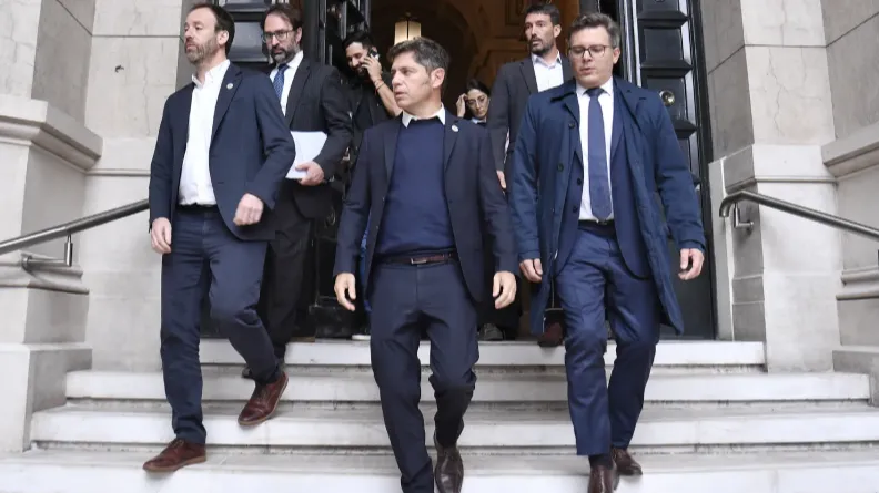 Axel Kicillof se presentó ante la Corte Suprema por la deuda billonaria de Nación y exigió un plan de pagos