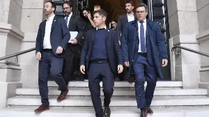 Axel Kicillof se presentó ante la Corte Suprema por la deuda billonaria de Nación y exigió un plan de pagos