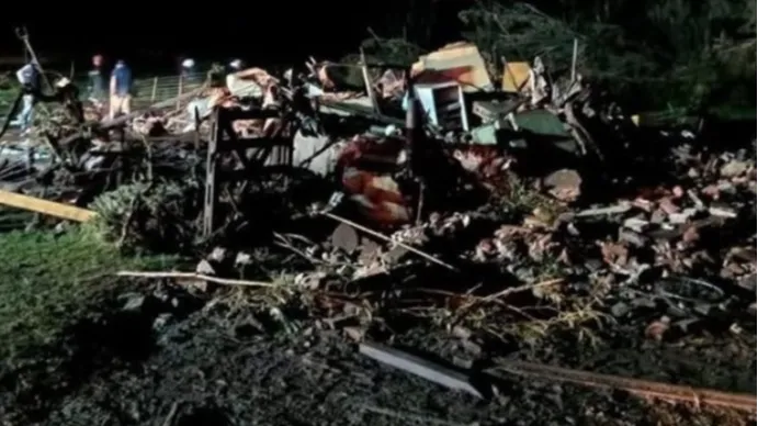 “Se nos cayó la casa arriba”: el dramático relato de la familia de Las Flores que perdió su hogar por un tornado