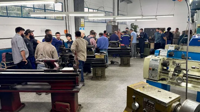 Estudiantes secundarios podrán formarse en oficios y obtener certificaciones antes de egresar