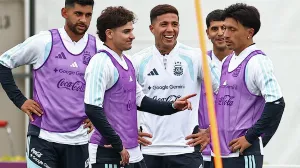 Cuál será la primera formación de Argentina en el inicio de la era post Messi: el movimiento de piezas que anticipa el futuro