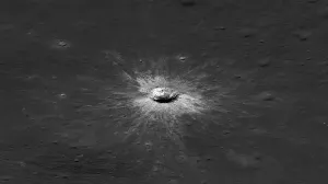 Descubrieron un nuevo cráter en la luna