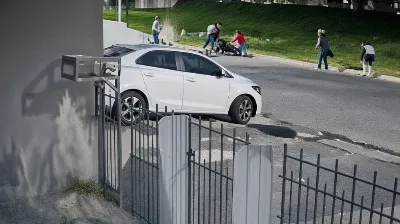 Tres balazos por la moto: balearon a dos jóvenes de 22 y 27 años