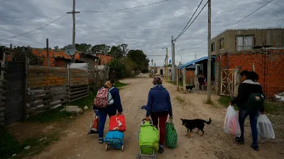 La pobreza supera el 35% en 16 ciudades del país: las zonas con mayor indigencia y las regiones más afectadas