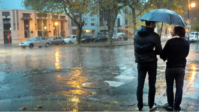 Lanzan un alerta amarillo para La Plata y la región por tormentas y posible caída de granizo