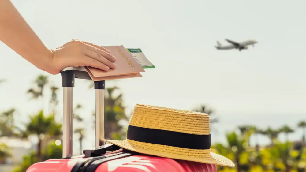Viajaron más turistas este finde largo, pero gastaron menos que en 2025
