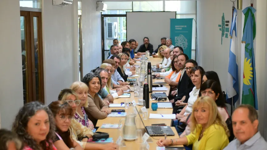 Estatales y docentes de la PBA negocian paritarias sin expectativas de acuerdo