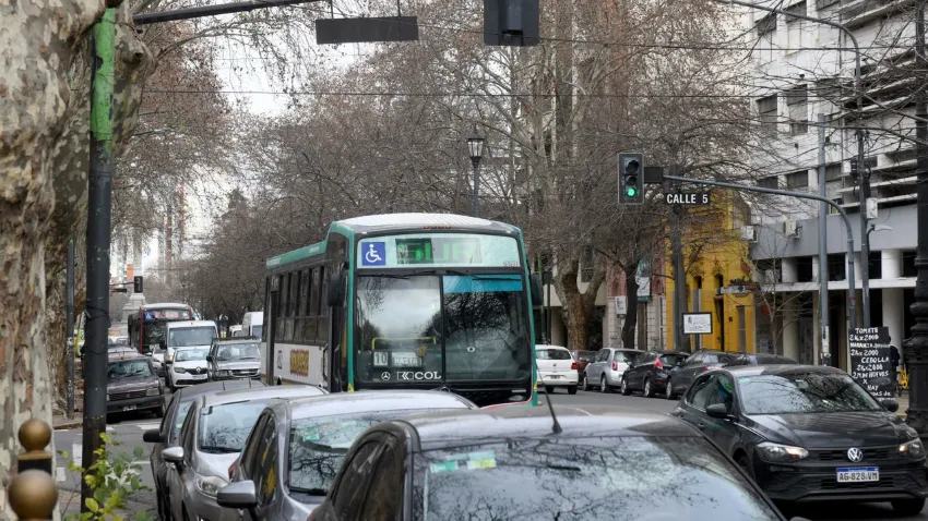 Actualizan las prioridades de paso para el tránsito en la provincia de Buenos Aires: ¿cuáles son los cambios?