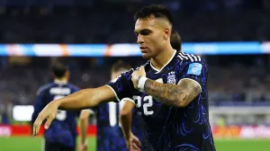Lautaro Martínez en el podio de los goleadores históricos de la Selección Argentina