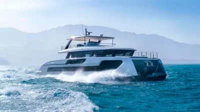 El majestuoso yate que compró Messi: cuatro camarotes, sauna y garage para motos acuáticas